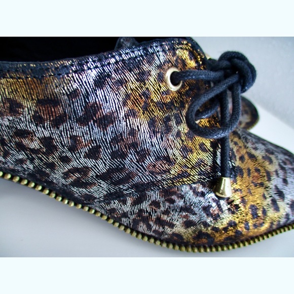 Adrianna Papell Metallic Cheetah Paxton Oxfords - Picture 7 of 10